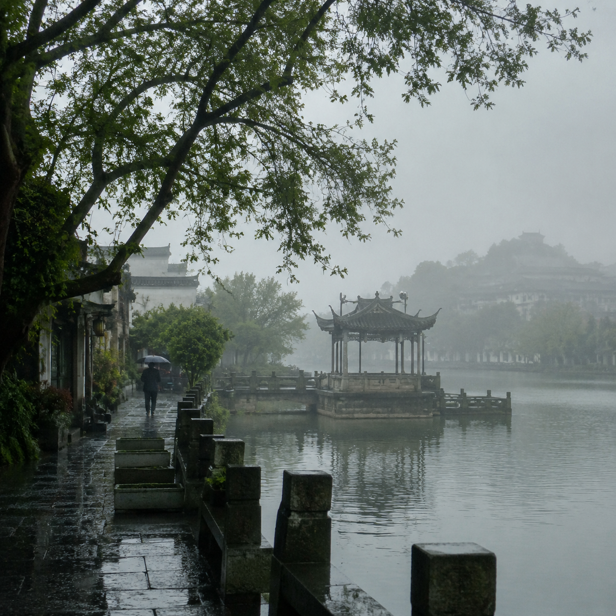本人在台州临海古城墙的五月雨雾里,第一次把“看景”变成了“听城” | In Linhai's May Mist, I Stopped Just Seeing the Scenery and Started Listening to the City