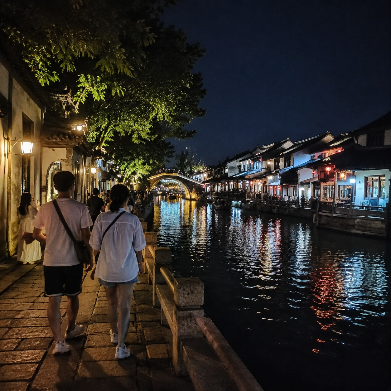 苏州夜里最会骗人的，不是方向，而是那种&ldquo;看着很轻松&rdquo;的安静 | What Misleads Most at Night in Suzhou Is Not Direction but the Quiet Ease It Seems to Promise