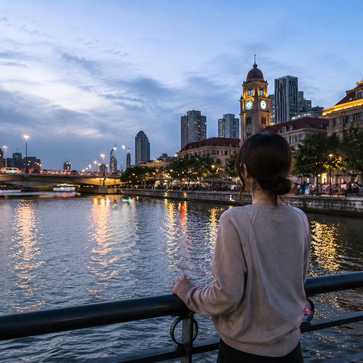 天津海河边的傍晚，不适合用打卡速度走完 | An Evening by Tianjin&rsquo;s Haihe River Is Not for Check-In Speed