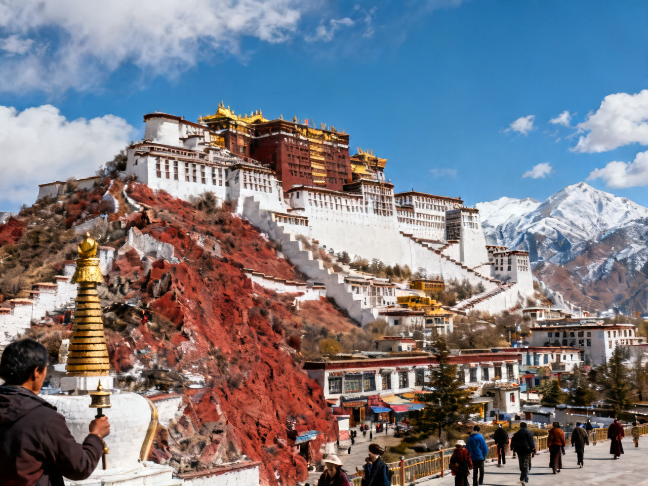 西藏拉萨朝圣之旅：布达拉宫与大昭寺