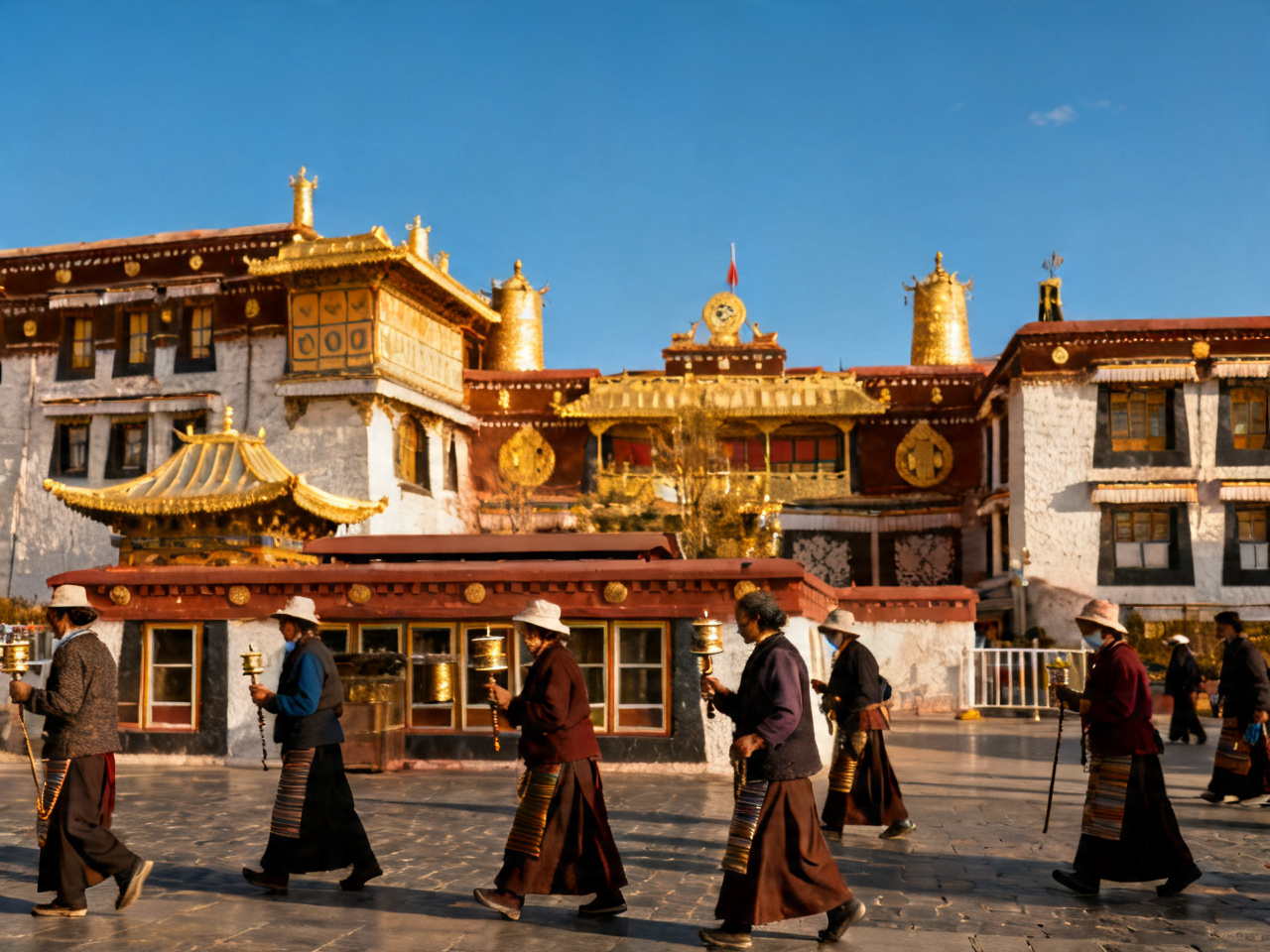 西藏拉萨朝圣之旅：布达拉宫与大昭寺